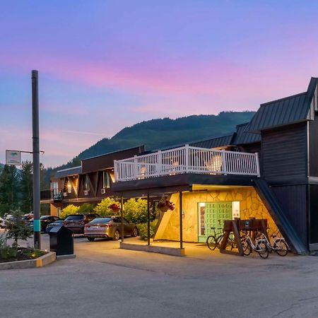 Stoke Hotel Surestay Collection By Best Western Revelstoke Kültér fotó