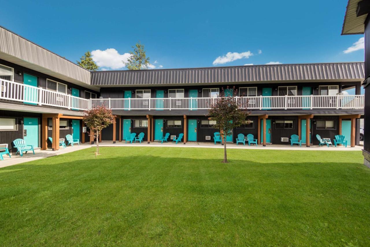 Stoke Hotel Surestay Collection By Best Western Revelstoke Kültér fotó