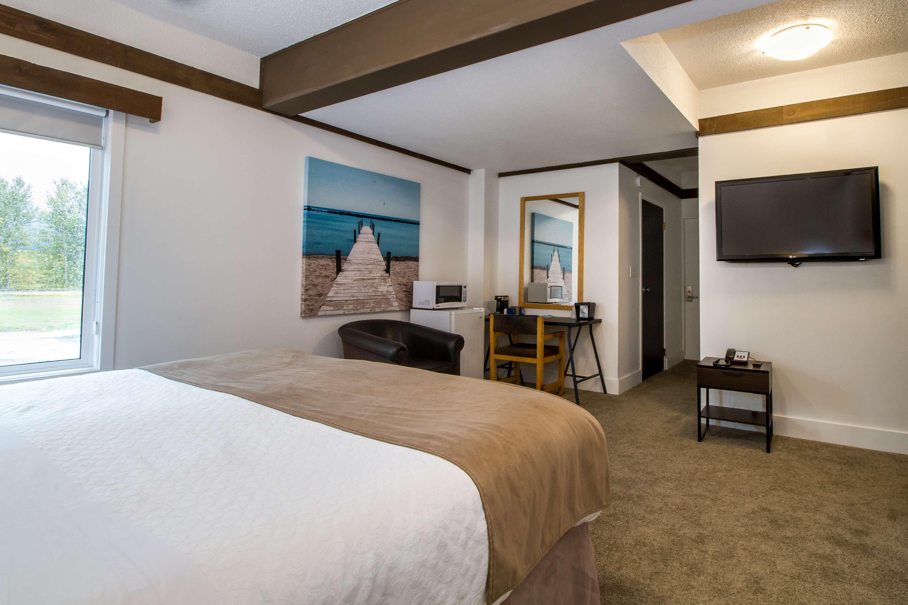 Stoke Hotel Surestay Collection By Best Western Revelstoke Kültér fotó