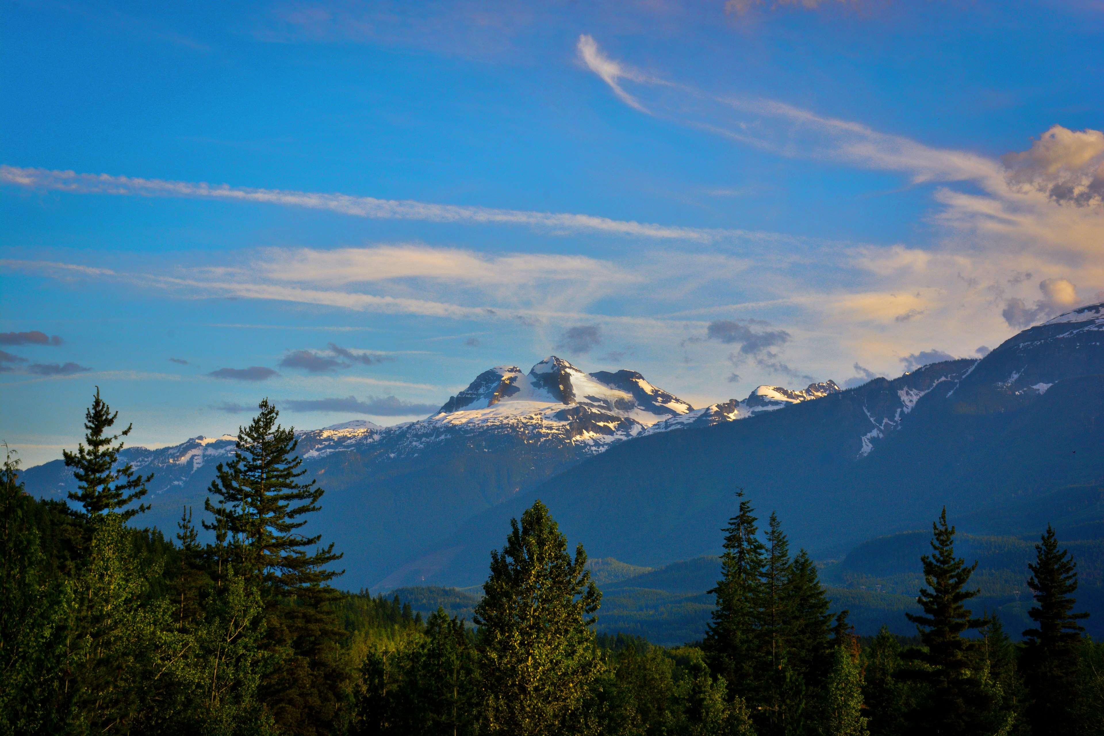 Stoke Hotel Surestay Collection By Best Western Revelstoke Kültér fotó