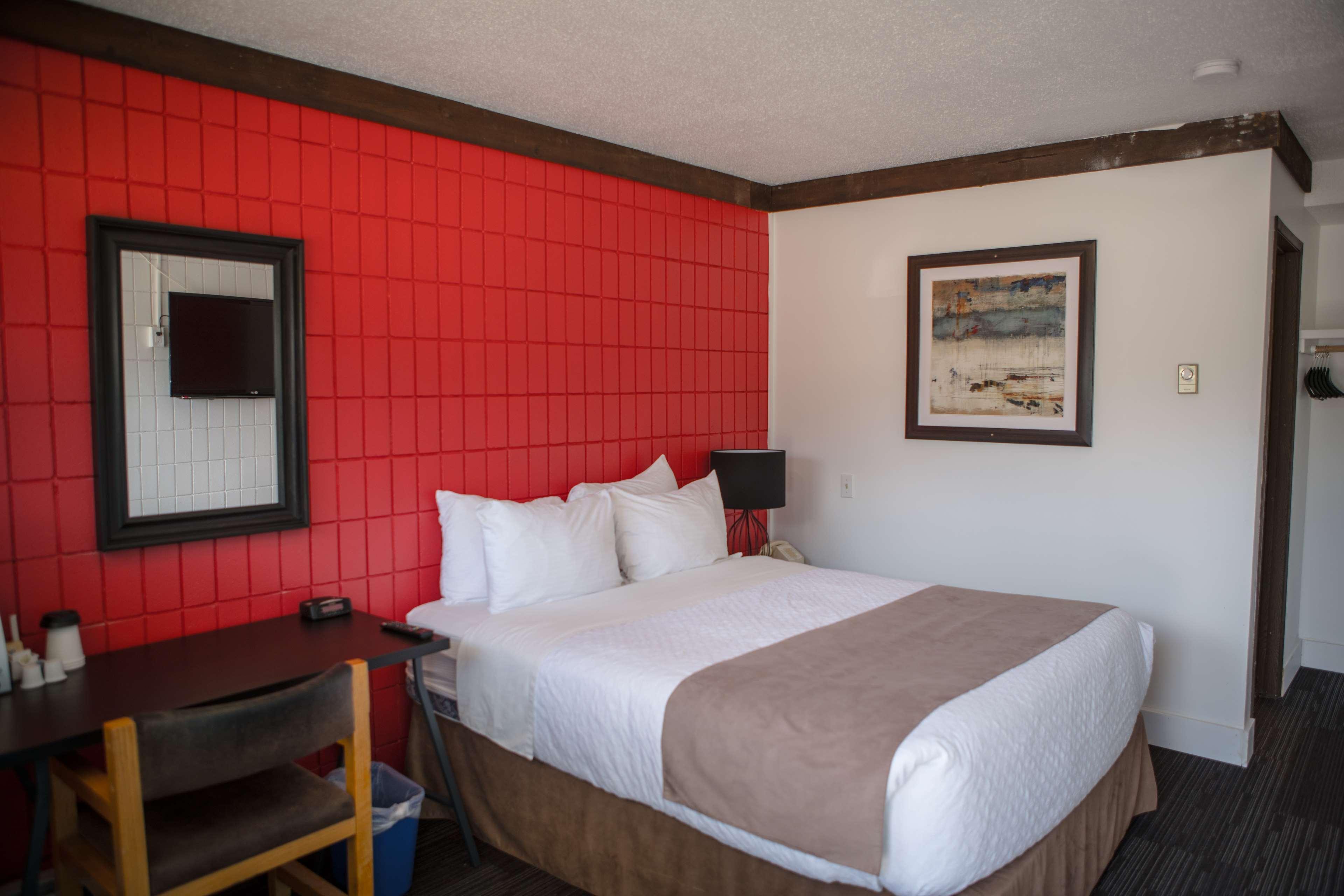 Stoke Hotel Surestay Collection By Best Western Revelstoke Kültér fotó