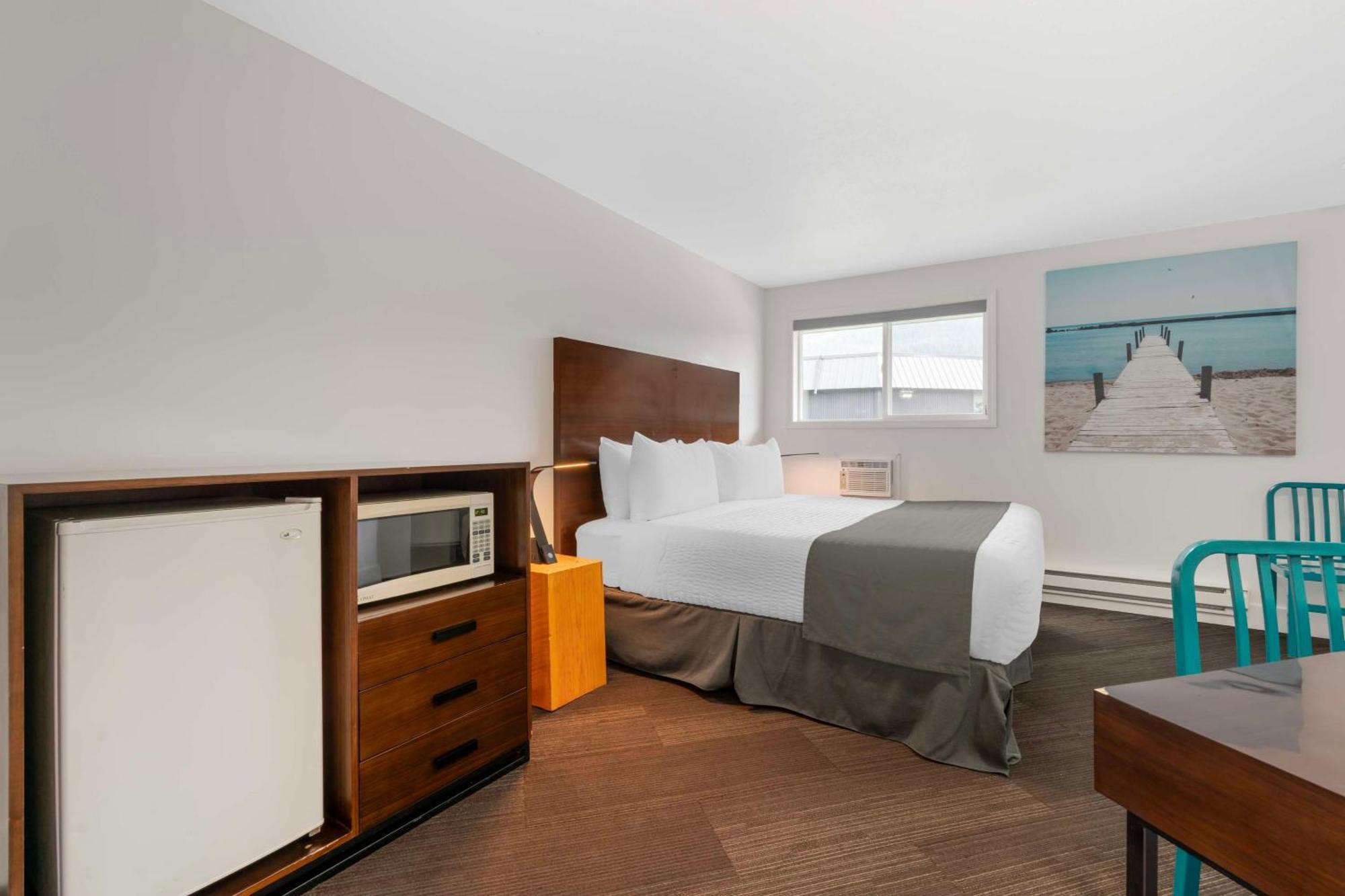 Stoke Hotel Surestay Collection By Best Western Revelstoke Kültér fotó