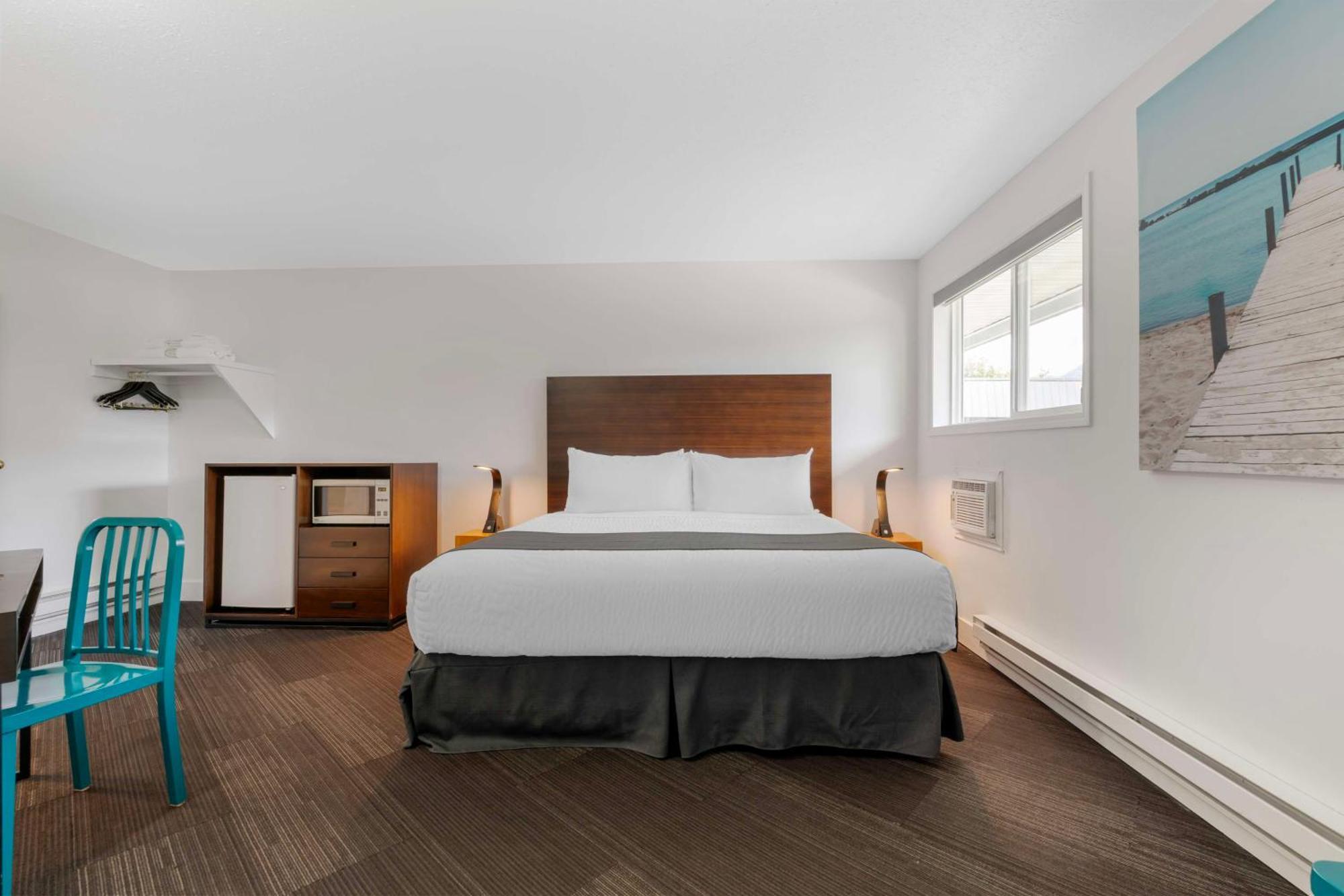 Stoke Hotel Surestay Collection By Best Western Revelstoke Kültér fotó