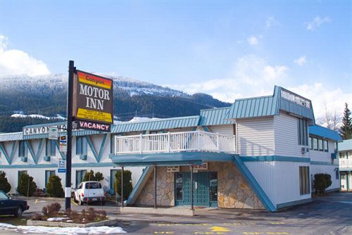 Stoke Hotel Surestay Collection By Best Western Revelstoke Kültér fotó