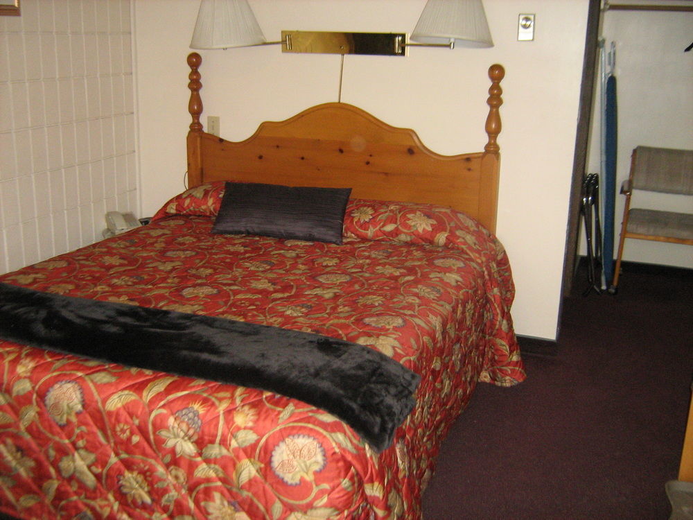 Stoke Hotel Surestay Collection By Best Western Revelstoke Kültér fotó