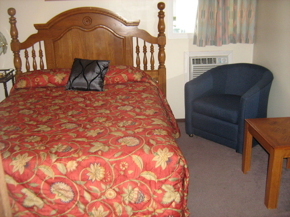 Stoke Hotel Surestay Collection By Best Western Revelstoke Kültér fotó
